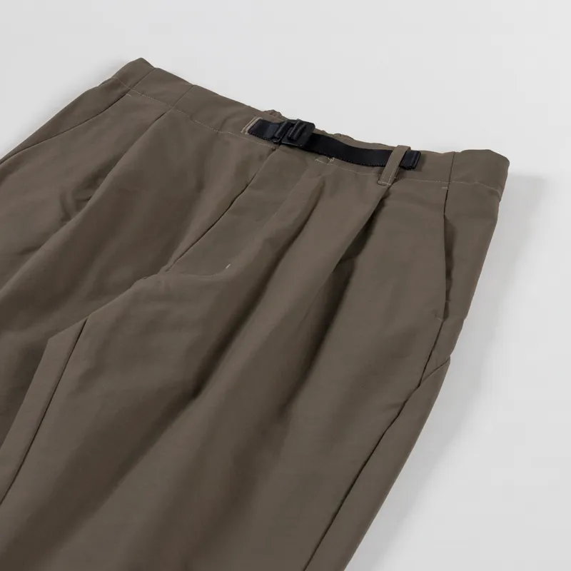 Goldwin One Tuck Tapered Stretch Pants Taupe Grey-6