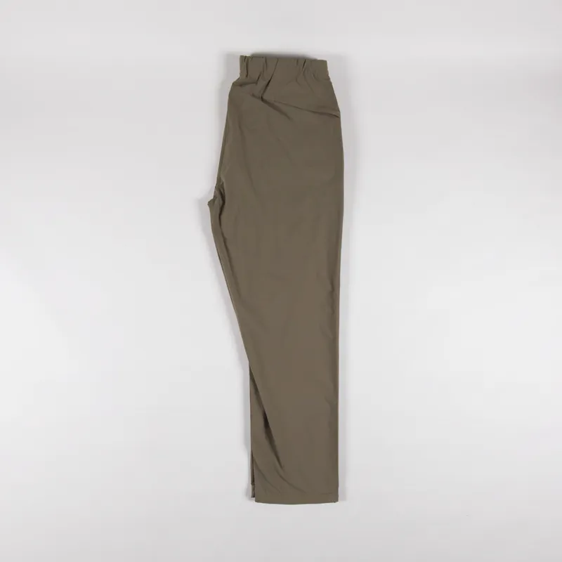 Goldwin All Direction Active Tapered Pants Desert Taupe-2