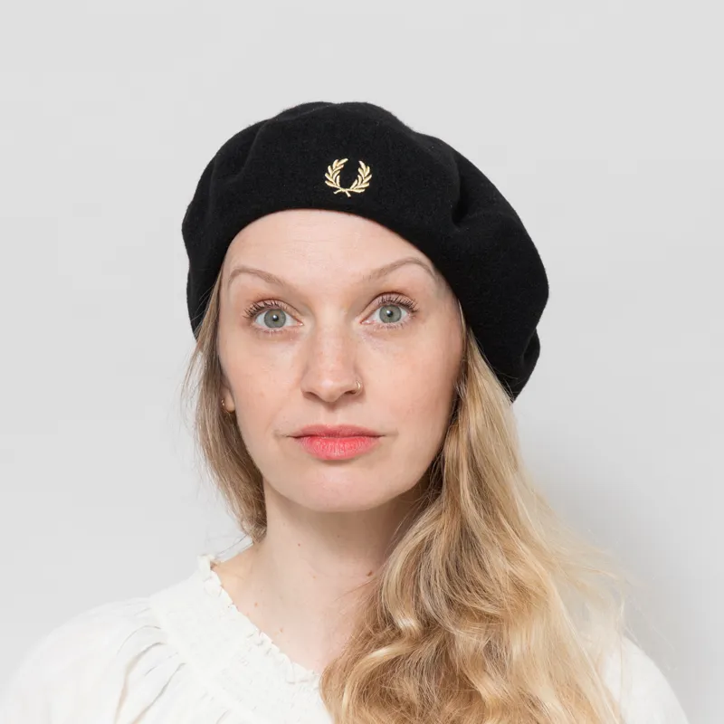 Fred Perry Womens Embroidered Beret Black Champagne-1