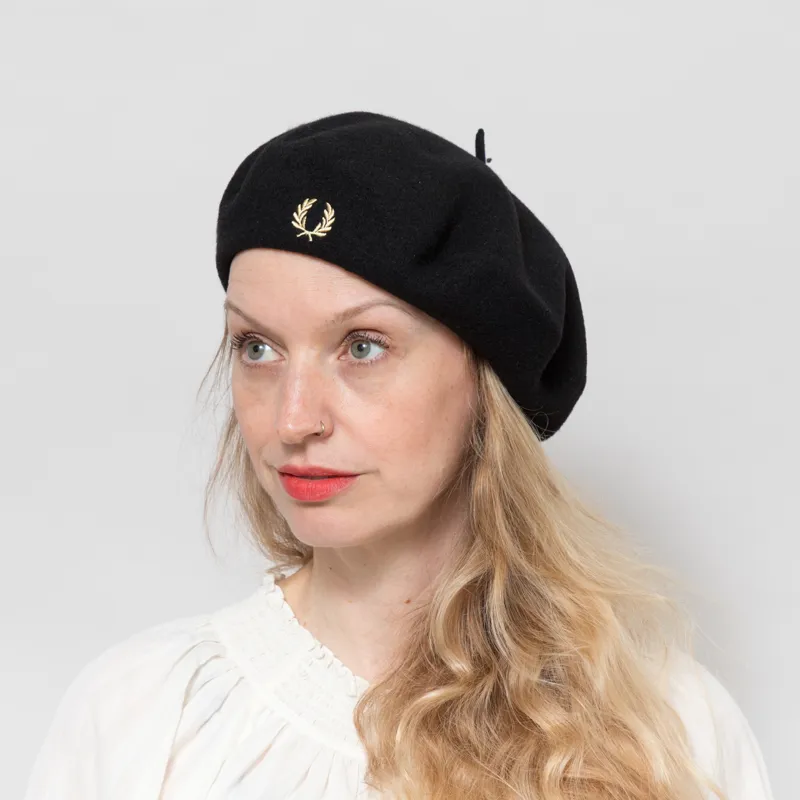 Fred Perry Womens Embroidered Beret Black Champagne