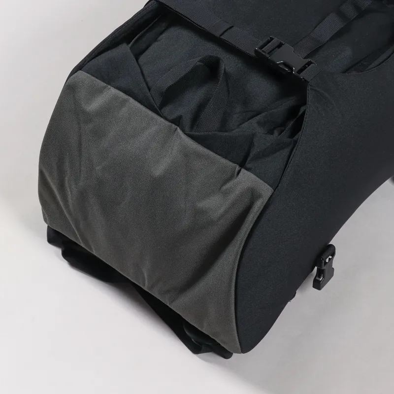 Osprey Heritage Scarab 30 Pack Black-6