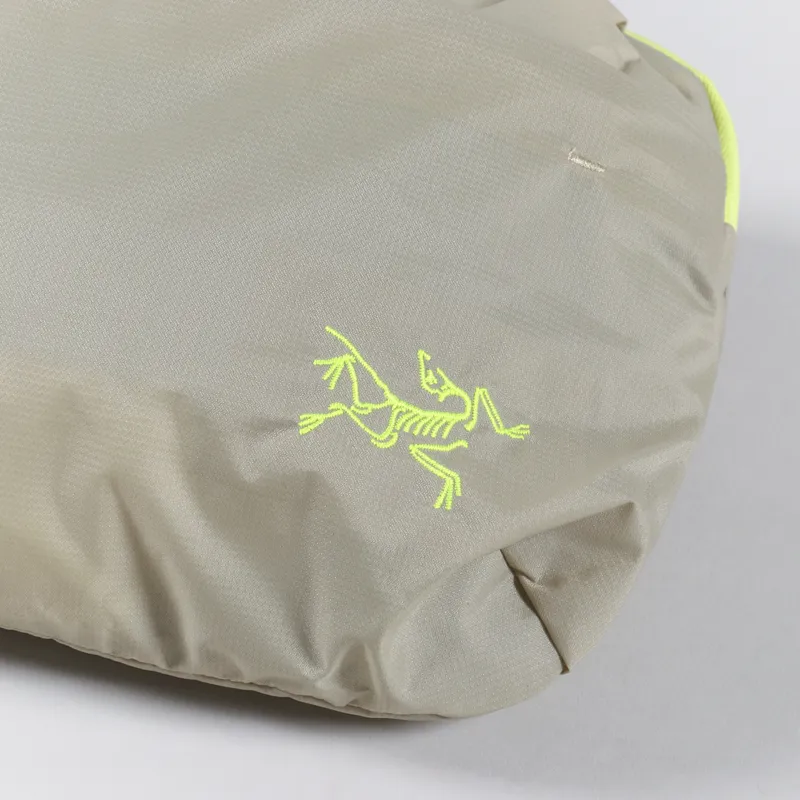 希少！廃盤品 新品　ARC’TERYX ／HELIAD 10L BACKPACK Arc'teryx Heliad 10L Backpack Black | END. (US)