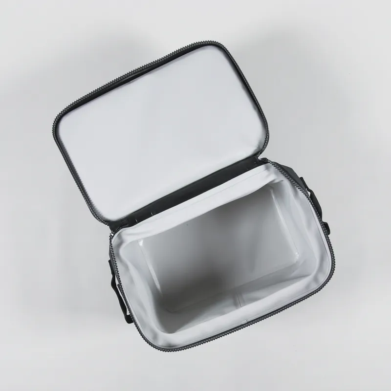 YETI Hopper Flip 18 Charcoal-4