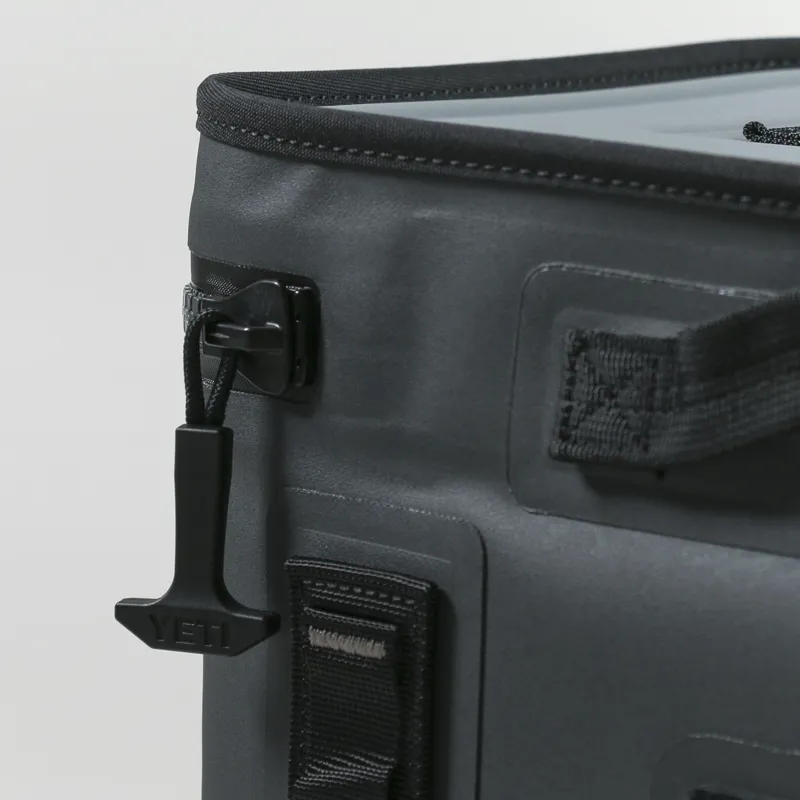 YETI Hopper Flip 18 Charcoal-10
