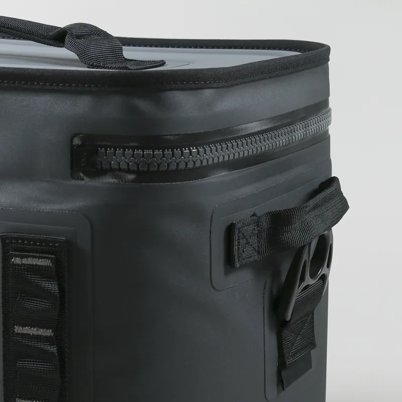 YETI Hopper Flip 18 Charcoal-8