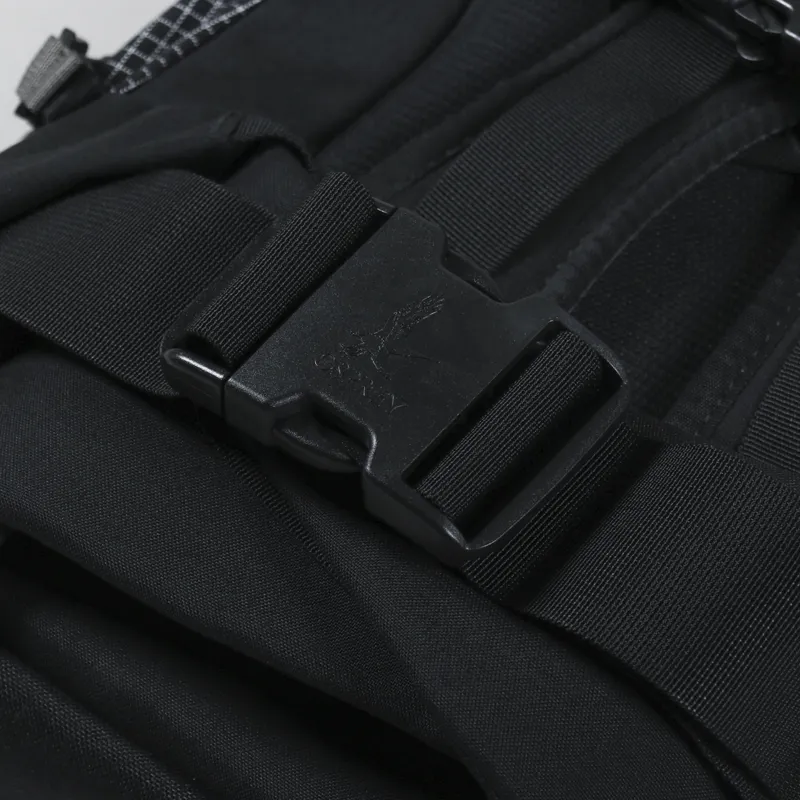 Osprey Heritage Aether 30 Pack Black White Grid-7