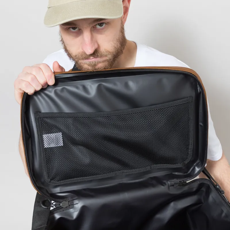 Carhartt WIP Cooler Bag Hamilton Brown-6