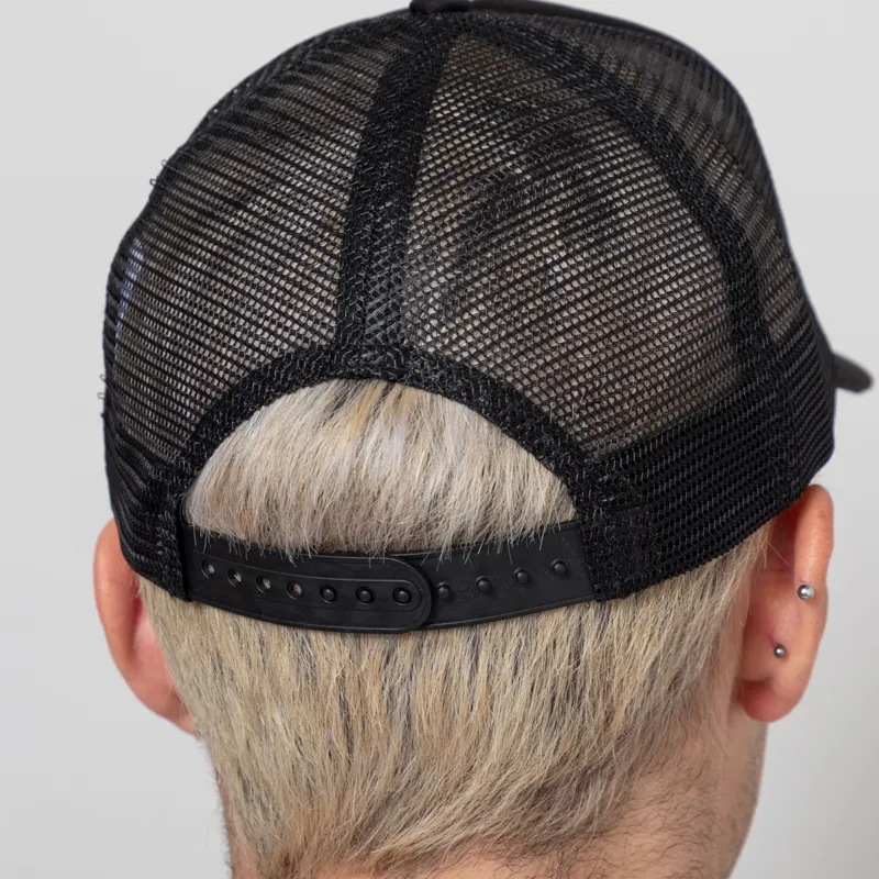 Carhartt WIP Heart Patch Trucker Cap Black-4