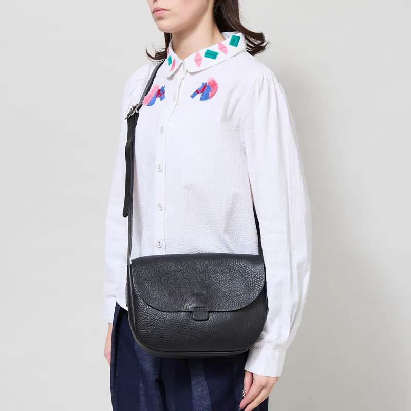 Kate Sheridan Womens Midi Orbed Tab Bag Black