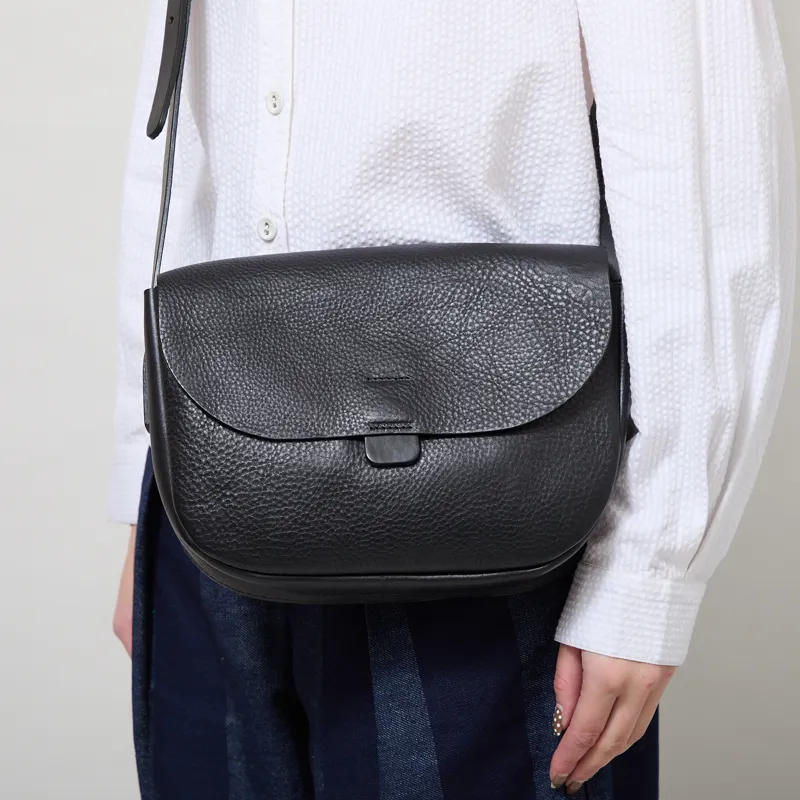 Kate Sheridan Womens Midi Orbed Tab Bag Black-2
