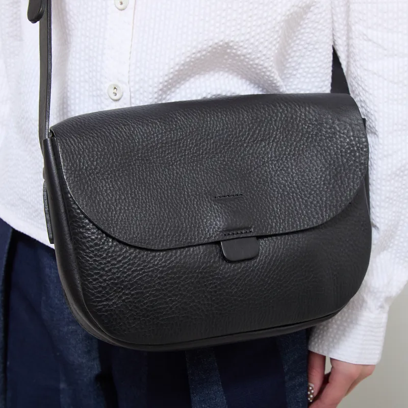 Kate Sheridan Womens Midi Orbed Tab Bag Black-4