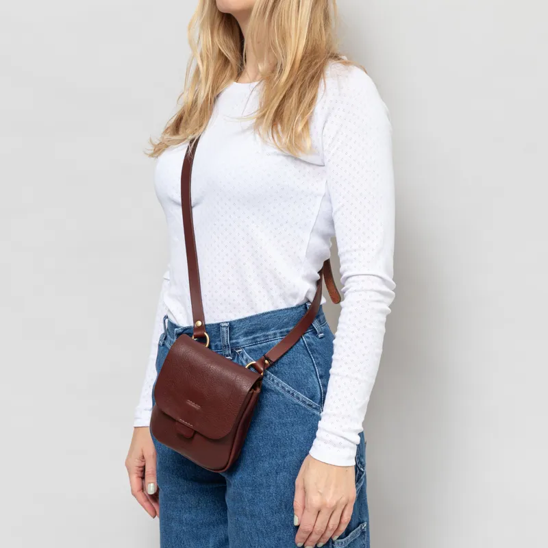 Kate Sheridan Womens Half Orbed Tab Leather Bag Chestnut-1