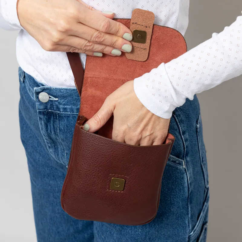 Kate Sheridan Womens Half Orbed Tab Leather Bag Chestnut-3