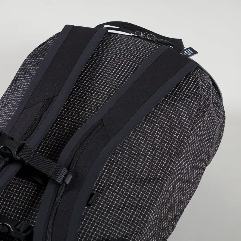 Arc'teryx Konseal 15 Backpack Black-8