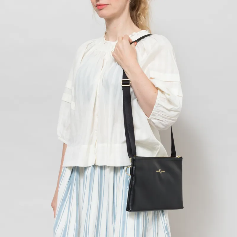 Fred Perry Womens Smooth Leather Sacoche Black-1