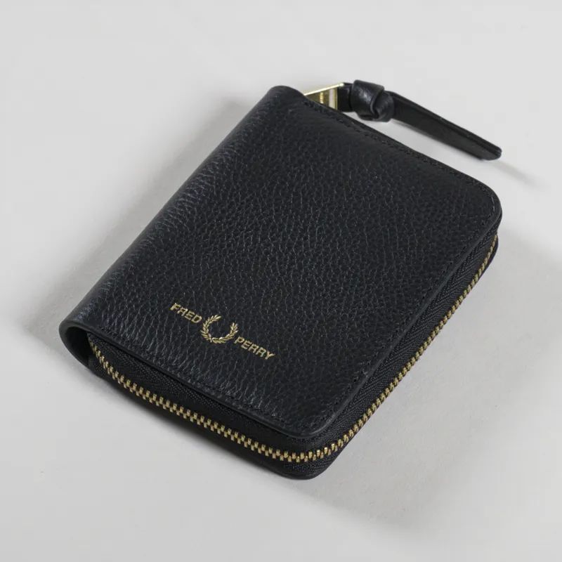 マネークリップ FRED PERRY Tumbled Leather Zip Billfold Wallet 102 CFPU24382 FRED PERRY Tumbled Leather Zip Billfold Wallet 102 CFPU24382