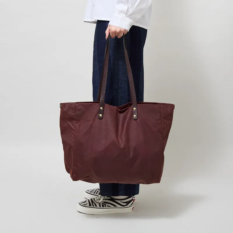 Kate Sheridan Womens Midi Waxed Tote Bag Chestnut-1