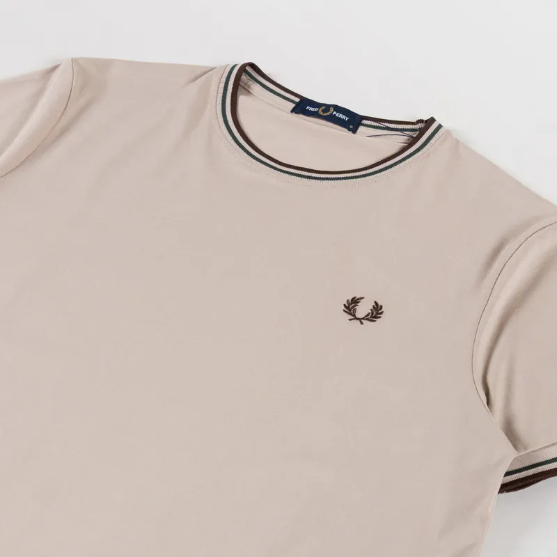 Fred Perry Twin Tipped T Shirt Warm Oat Court Green Tobacco-1