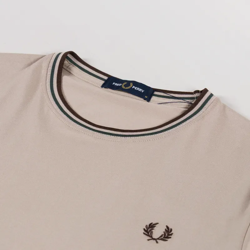 Fred Perry Twin Tipped T Shirt Warm Oat Court Green Tobacco-2