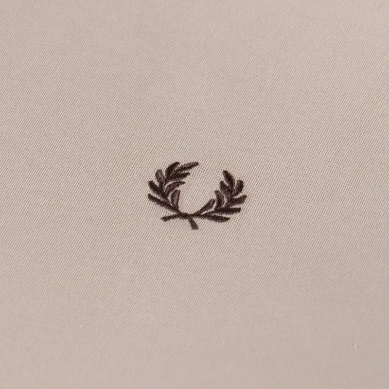 Fred Perry Twin Tipped T Shirt Warm Oat Court Green Tobacco-3