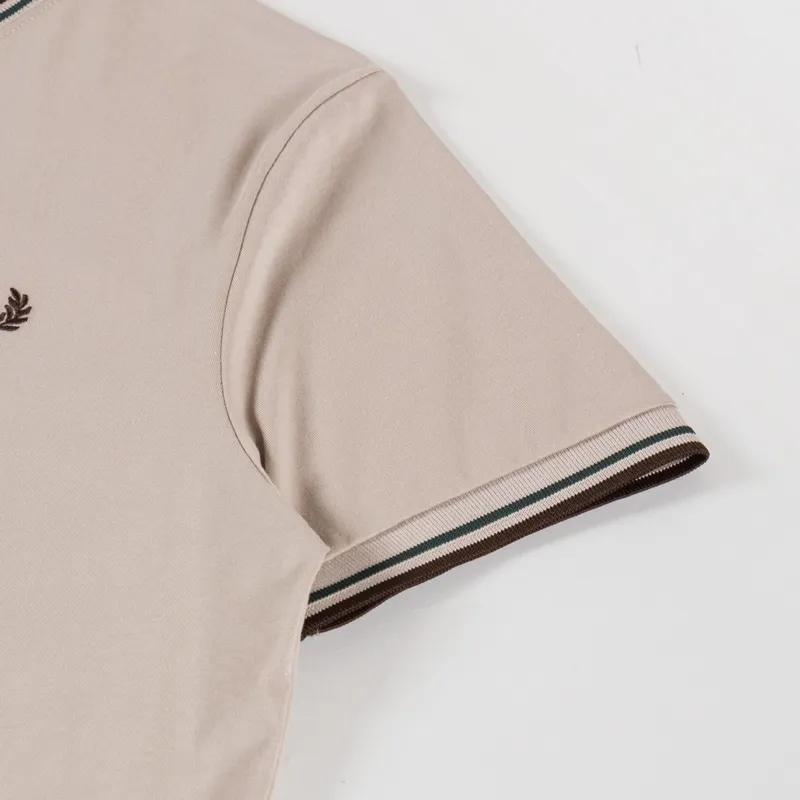 Fred Perry Twin Tipped T Shirt Warm Oat Court Green Tobacco-4