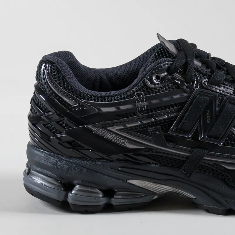 New Balance 1906A Shoes Black-4
