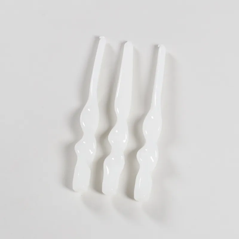 Maegen Twisted Taper Candles Ice White 3 Pack-2