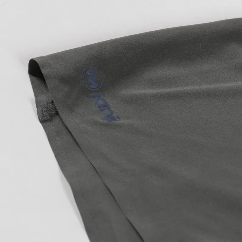 Janji 5 Inch AFO Middle Shorts Carbon-6