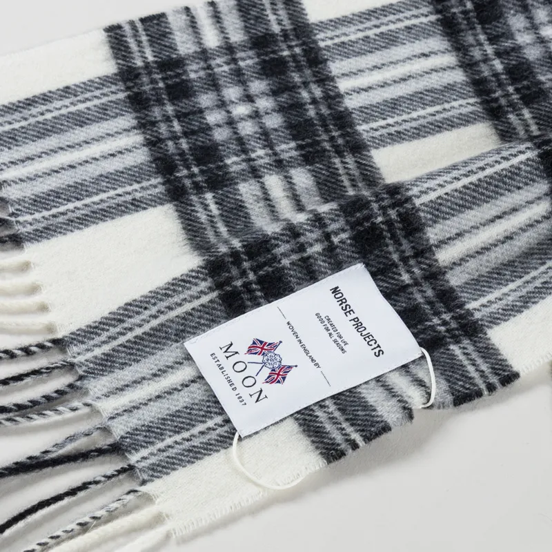 Norse Projects Moon Checked Lambswool Scarf Magnet Grey-2