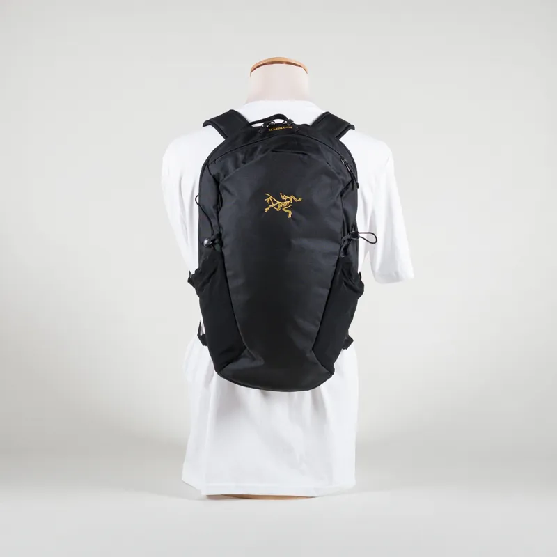 Arc'teryx Mantis 16L Backpack Black-1