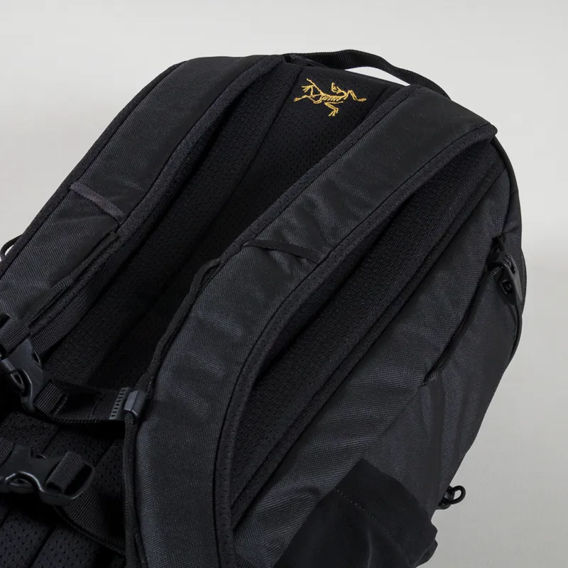 Arc'teryx Mantis 16L Backpack Black-8