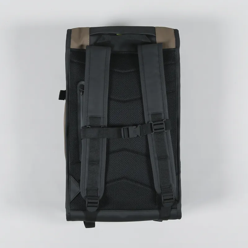 Rains Mountaineer Bag Black Wood