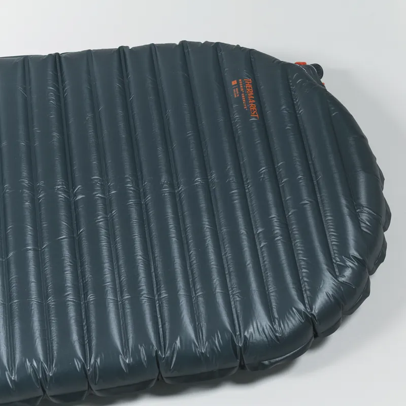 Thermarest Neoair Uberlite レギュラーサイズ 10744_tr_neoair_uberlite_orion