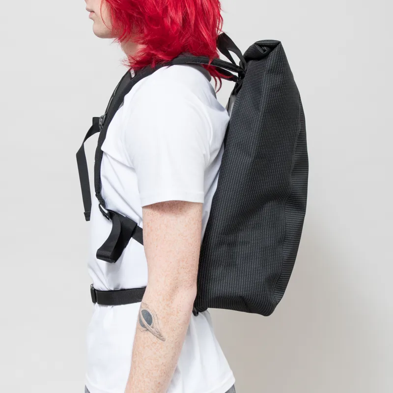 ORTLIEB Velocity High-Vis Backpack 23L Black Reflective-4