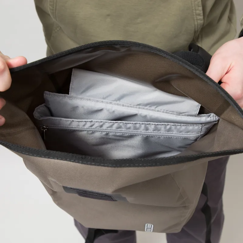 ORTLIEB Velocity Lite Backpack 17L Dark Sand-9