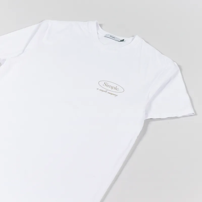 simple white t shirt
