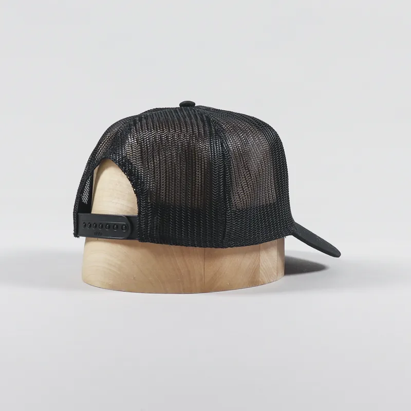 Simple Oval Trucker Hat Black-1