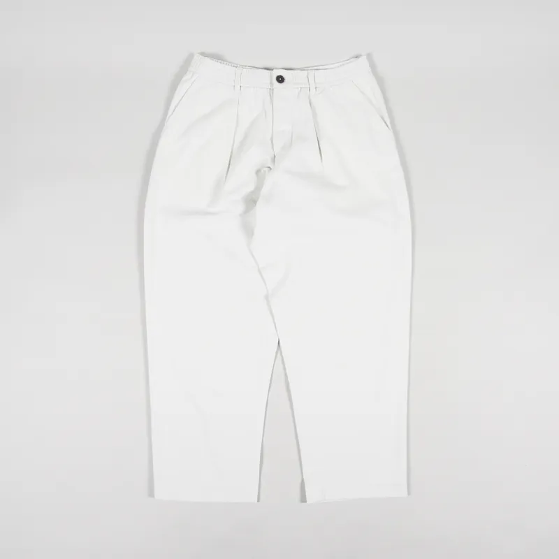 How to wear white trousers  Lookiero Blog