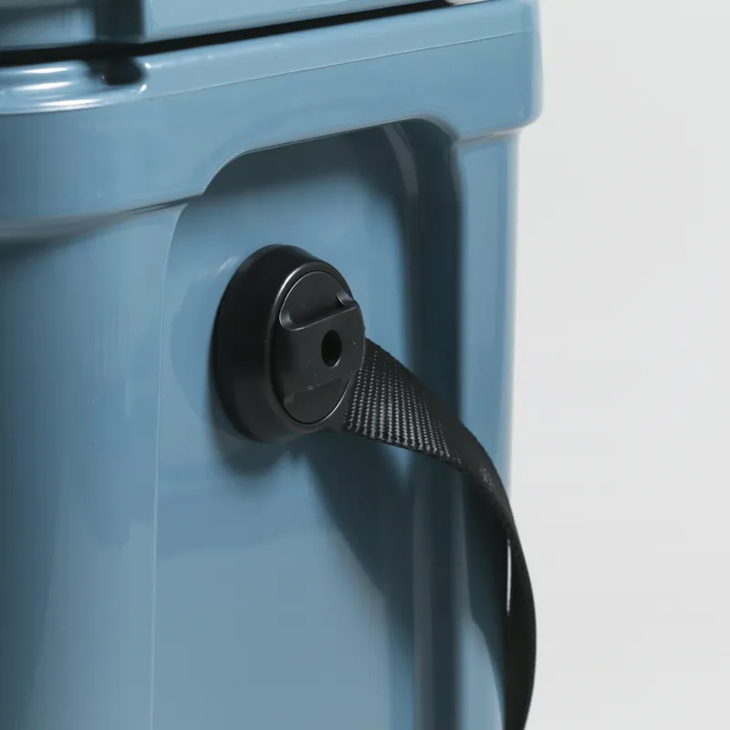 YETI Roadie 24 Nordic Blue-3