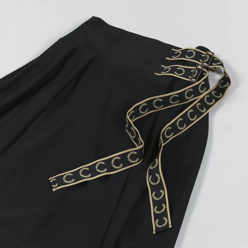 Fred Perry Womens Taped Pleated Skirt Black-8