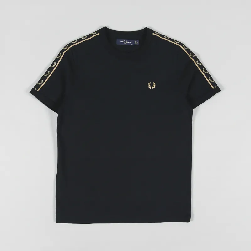Fred Perry Tape ロゴ Tシャツ ブラック Fred Perry logo-print Cotton T-shirt | Black | FARFETCH