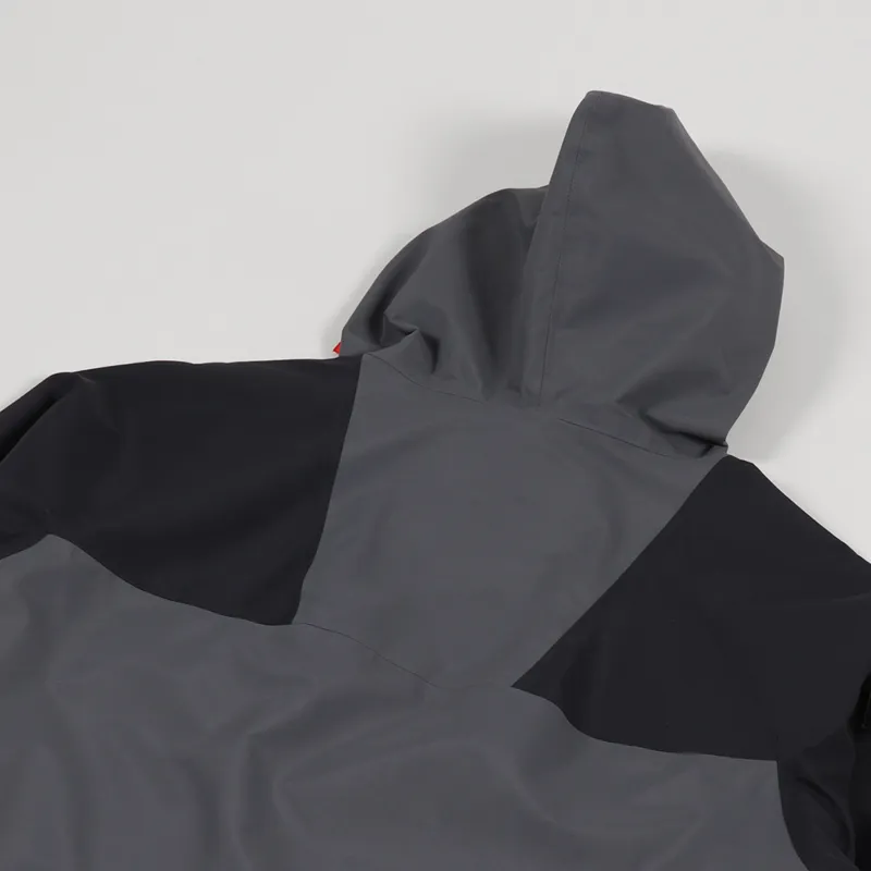 Berghaus Mens Outdoor Outerwear Tempest 89 Retro Jacket Black Berghaus Mens Outdoor Outerwear Tempest 89 Retro Jacket Black