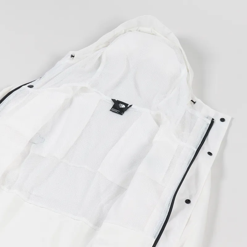 The North Face TNF Outline Jacket Gardenia White-4