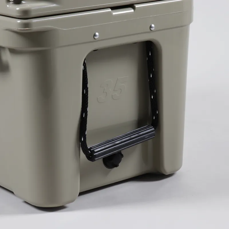 YETI Tundra 35 Tan-12