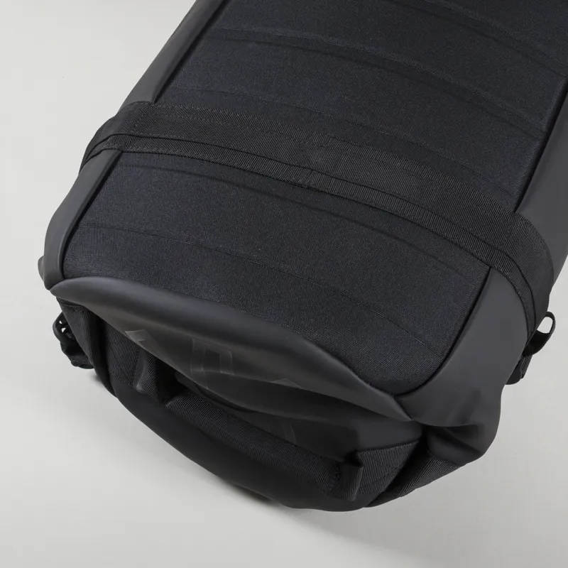 Rains Texel Duffel Bag Small Black-10