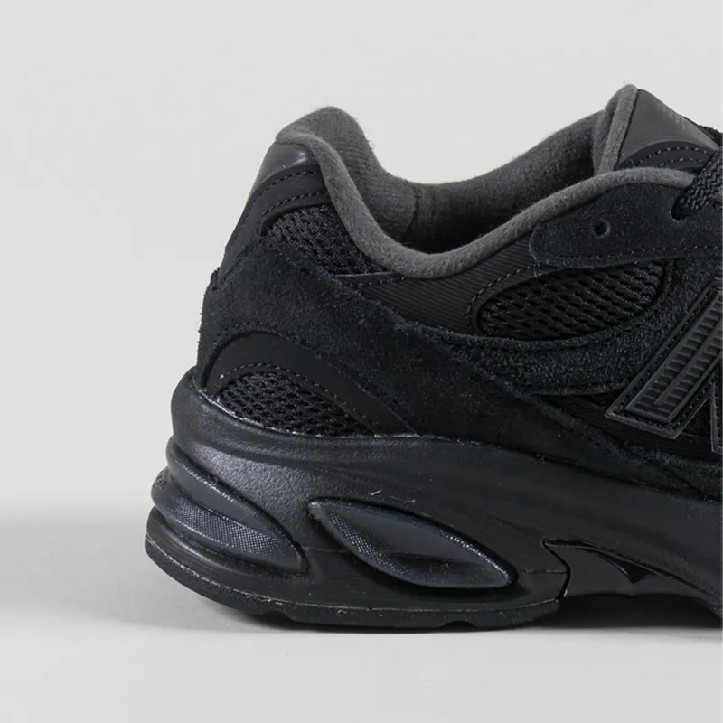 New Balance 2010 Shoes Black-4