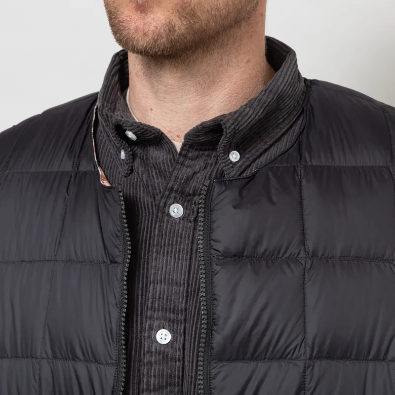 Taion x Universal Works Reversible Military Line Vest Black-7