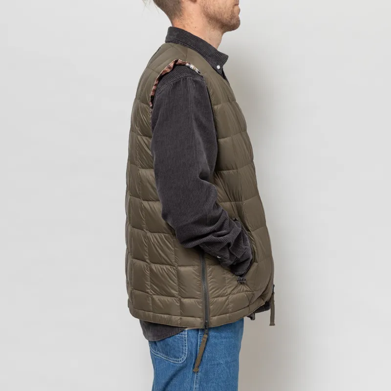 Taion x Universal Works Reversible Military Line Vest Dark Olive-6