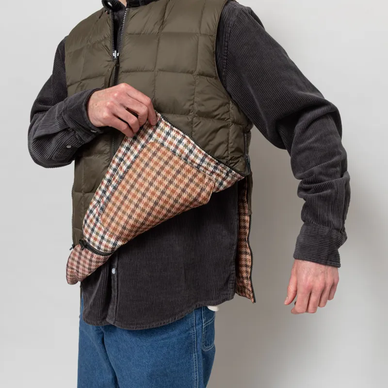 Taion x Universal Works Reversible Military Line Vest Dark Olive-9