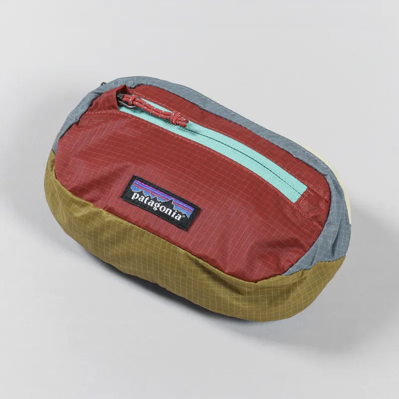 Patagonia Ultralight Black Hole Mini Hip Pack Patchwork Cabin Gold-4